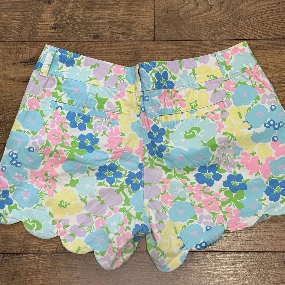 Lilly Pulitzer Buttercup Pastel Floral Scalloped Hem Shorts Spring Fling Sz 8 - Picture 5 of 5